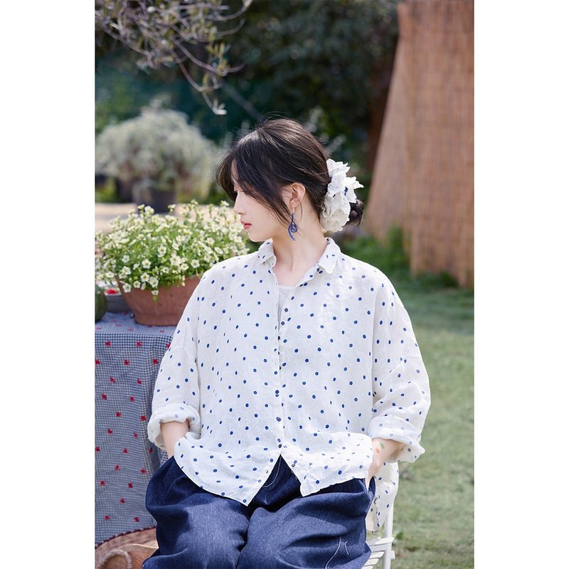 云朵白亚麻透气凉感蓝波点宽松衬衫 - 女装衬衫 - 棉．麻 
