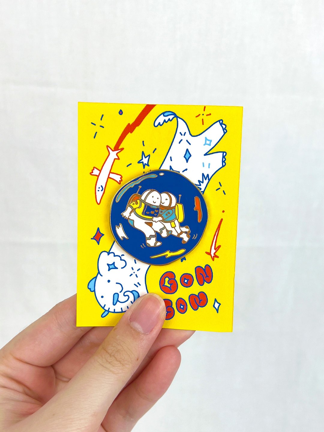 GonGon Enamel Pin - 胸针 - 其他金属 蓝色