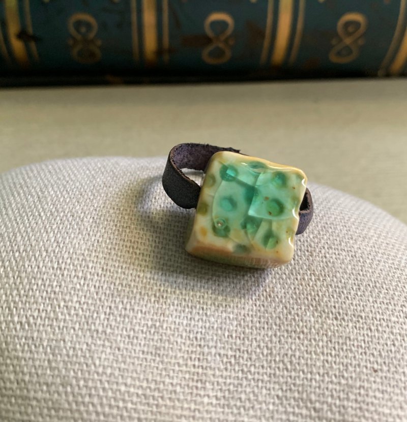 戒指 日本白瓷 自然釉色 无限看不腻色调 真皮革 艺术等级 - 戒指 - 瓷 