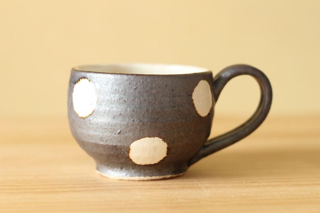 Black dot cup - 咖啡杯/马克杯 - 陶 黑色