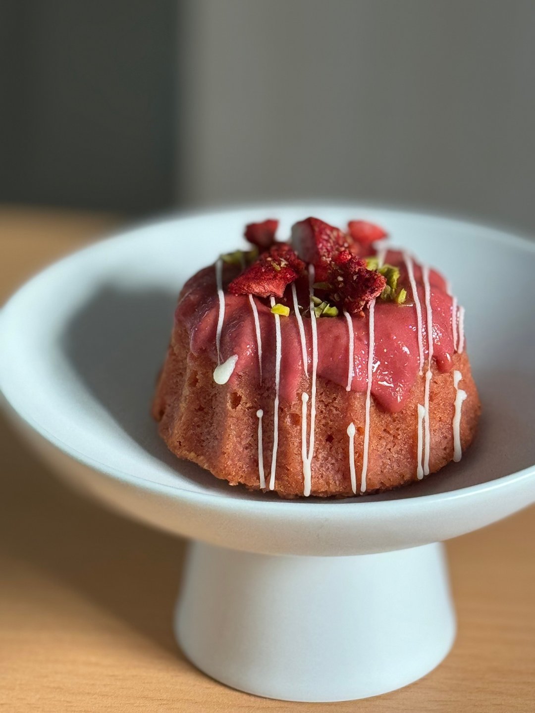 美莓南特蛋糕 - 蛋糕/甜点 - 新鲜食材 白色