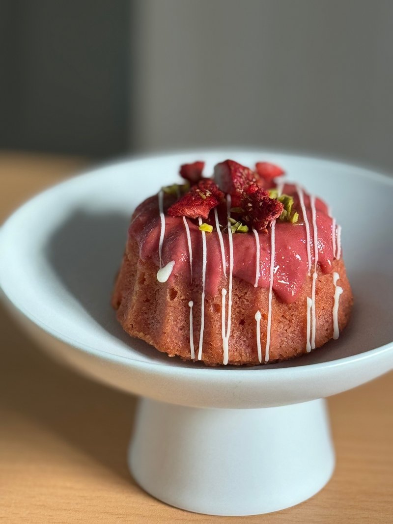 美莓南特蛋糕 - 蛋糕/甜点 - 新鲜食材 白色