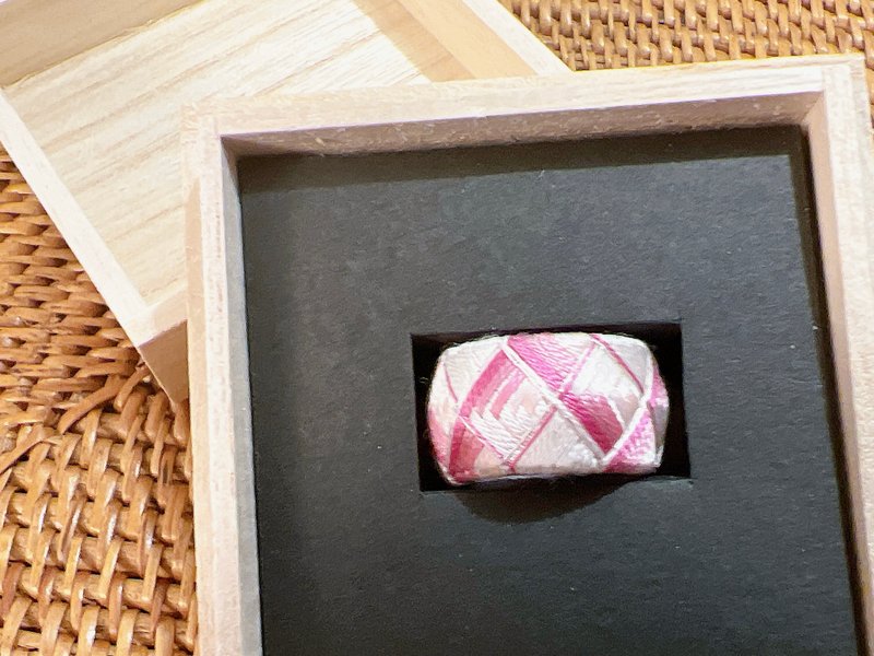 Traditional Crafts Kaga Yubinuki  YAMA - 编织/刺绣/羊毛毡/裁缝 - 丝．绢 粉红色