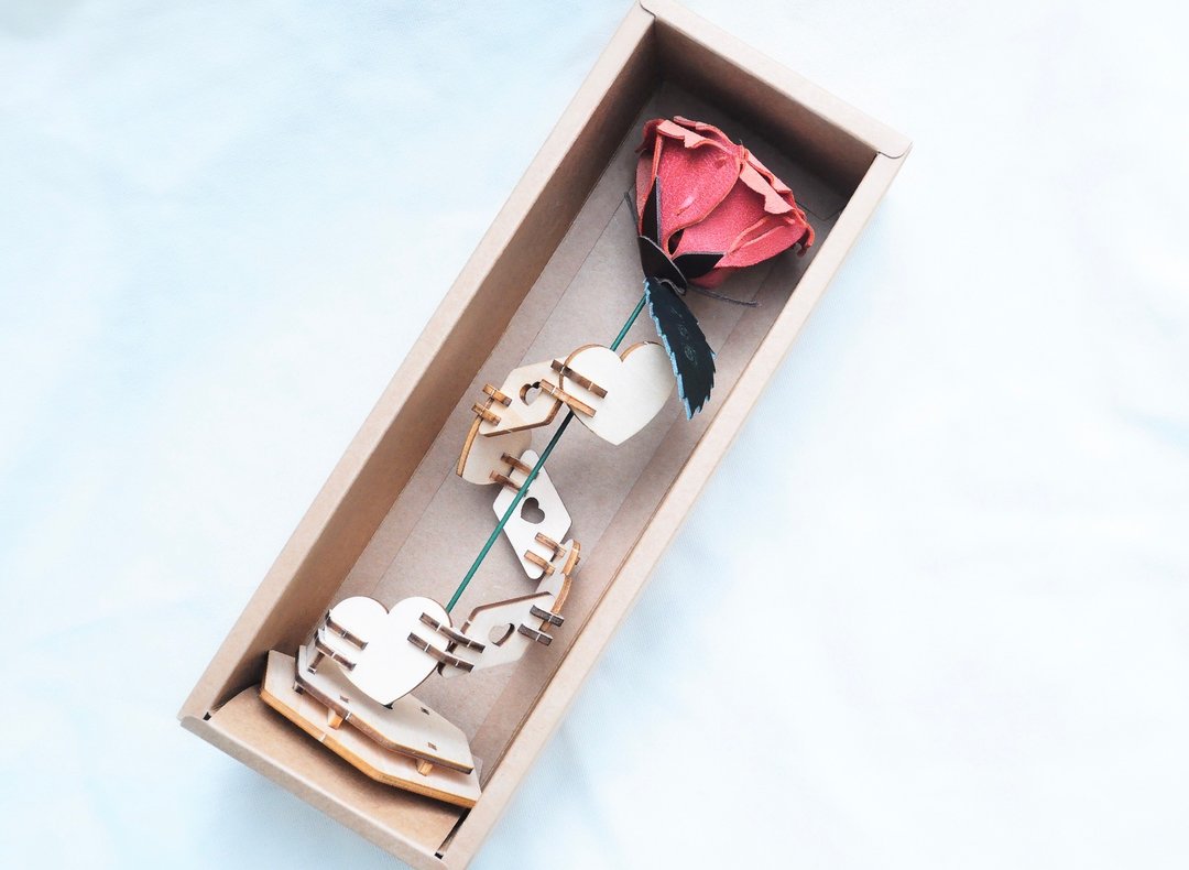 皮革玫瑰花 Leather Rose —擦蜡红 W.Rosso皮革材料包 免费压字 皮革花 永不凋谢 情人节节礼物 意大利皮 植鞣革 皮革DIY 手工皮革 - 皮件 - 真皮 红色
