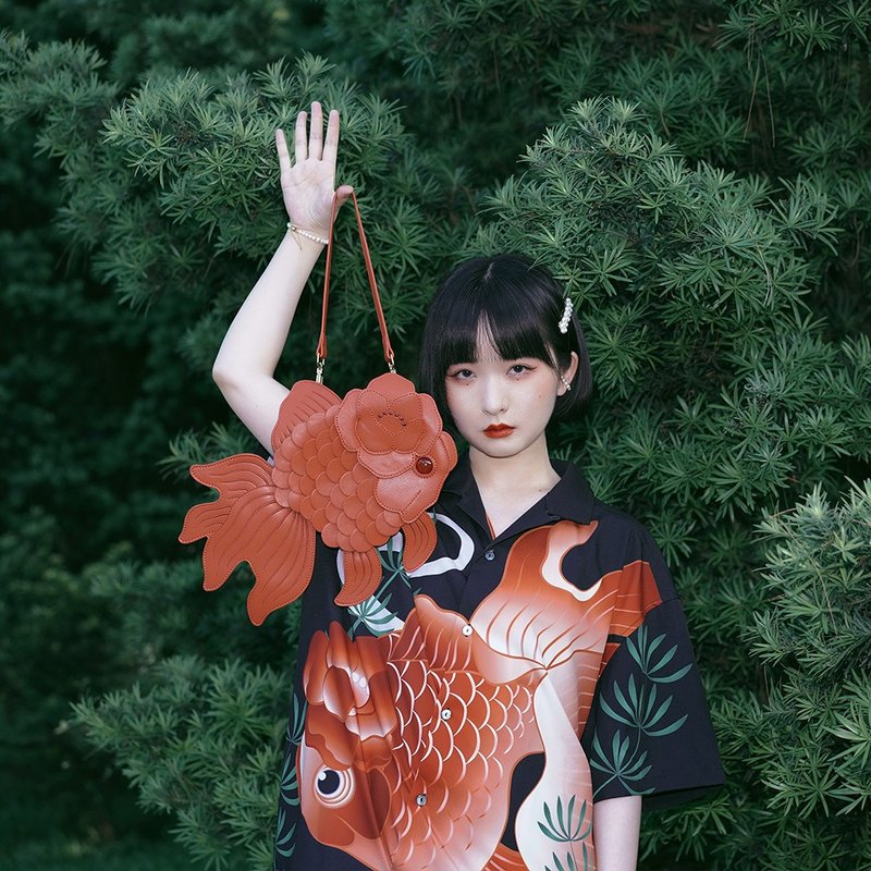 原创设计金鱼图案手提斜背两用包 - 手提包/手提袋 - 人造皮革 