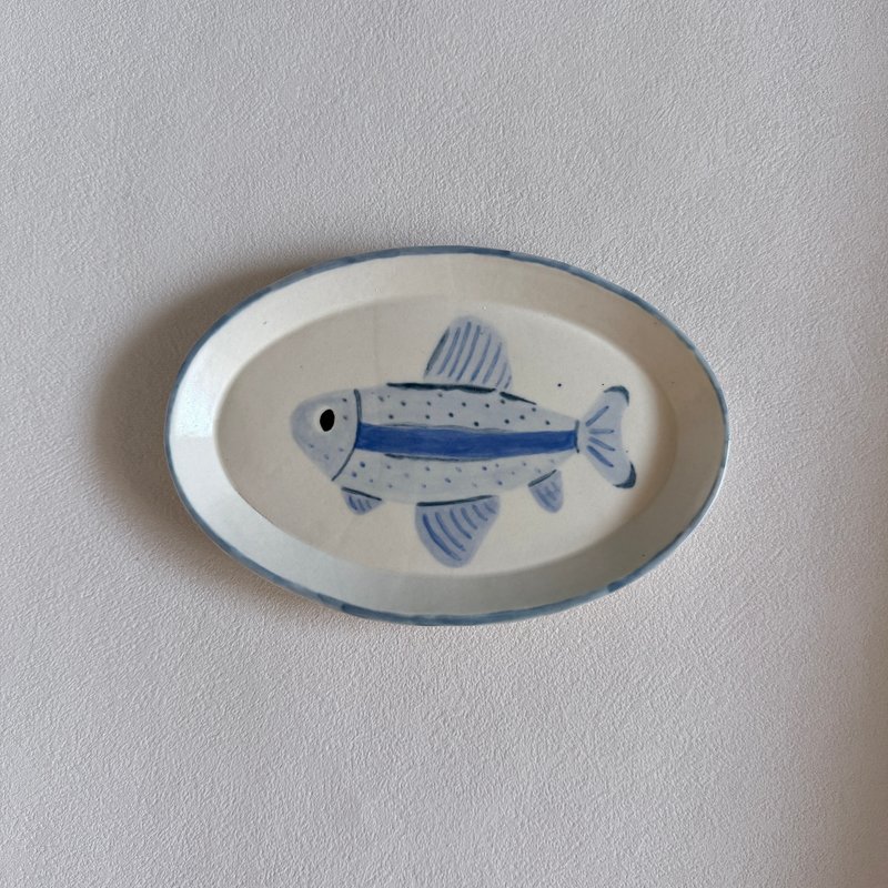 手绘蓝鱼椭圆盘/悠游蓝鱼盘 - 盘子/餐盘/盘架 - 陶 