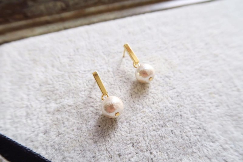 棉珍珠 光泽极简耳环 棉花珍珠 - 耳环/耳夹 - 珍珠 金色