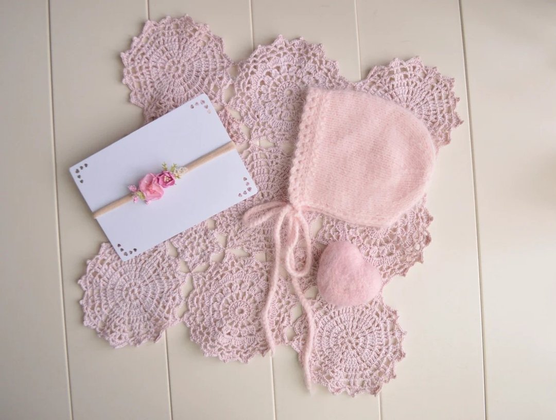 Pink newborn photography set up: knit angora bonnet , headband, wool heart and c - 其他 - 其他材质 粉红色
