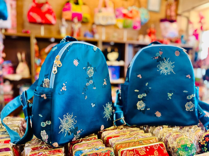 清雅有型的双肩包 - 后背包/双肩包 - 丝．绢 多色