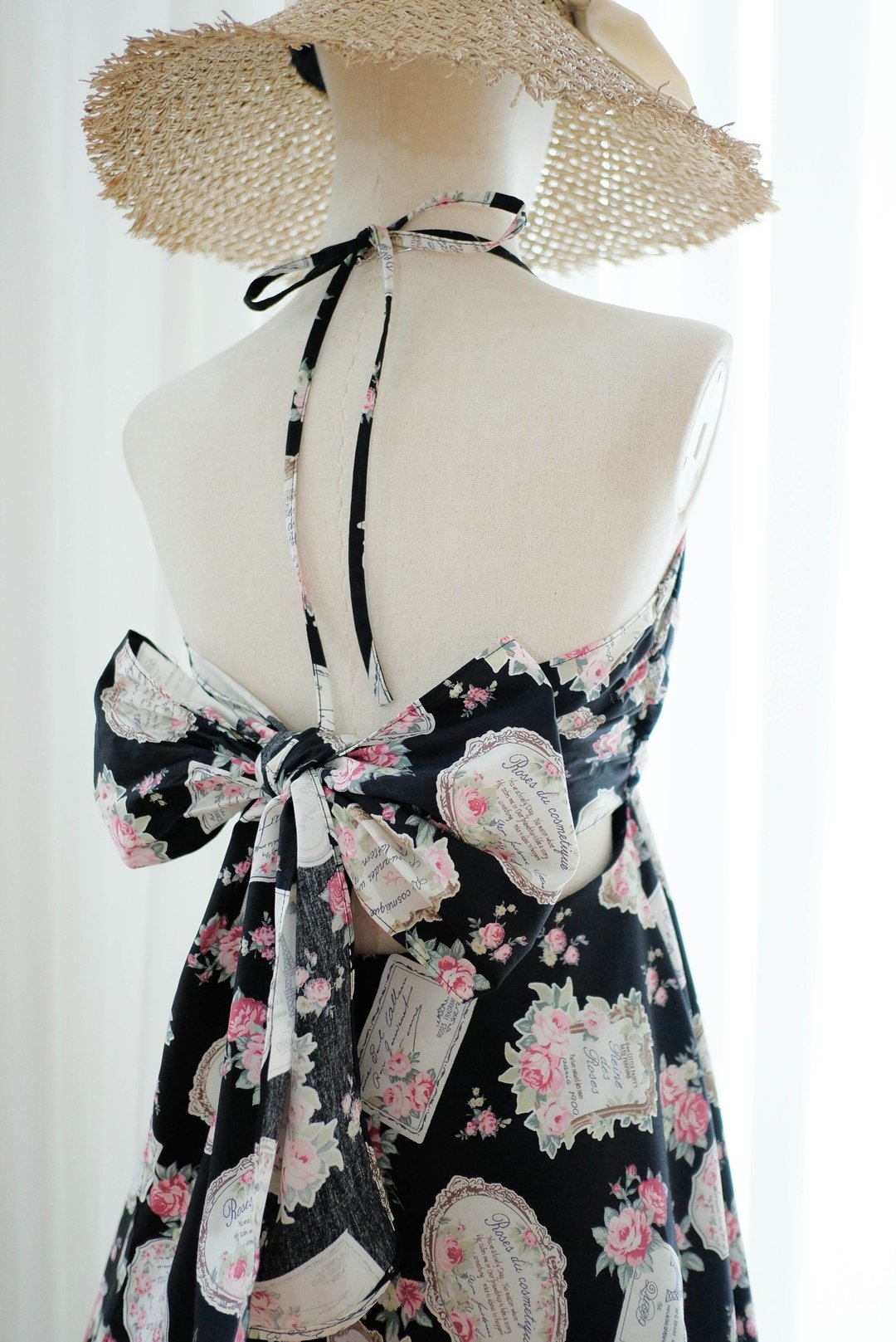 Black halter backless bridesmaid dress Floral summer sundress party short dress - 洋装/连衣裙 - 棉．麻 黑色