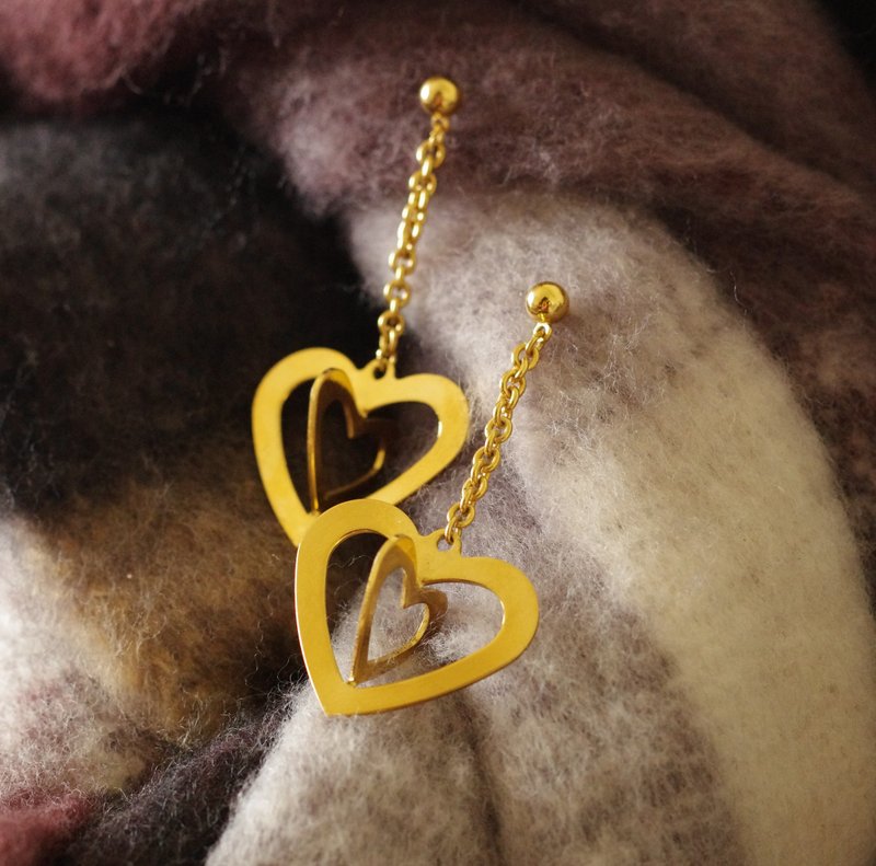 古董金色立体垂坠爱心针式耳环  P509 - 耳环/耳夹 - 其他金属 金色