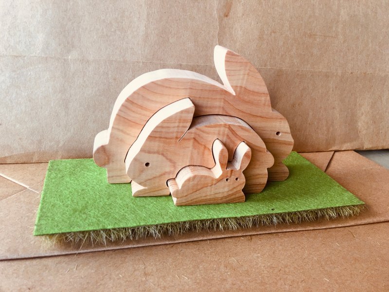 台湾桧木手作小白兔一家兔摆饰/兔在一起摆饰 - 摆饰 - 木头 