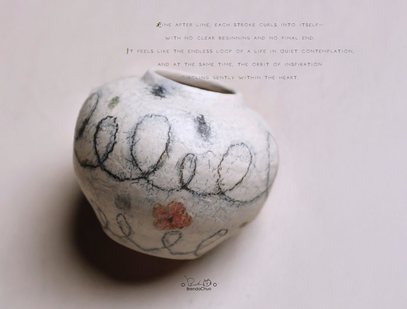 春郎陶-绕绕花器12.5 cm - 花瓶/陶器 - 陶 多色