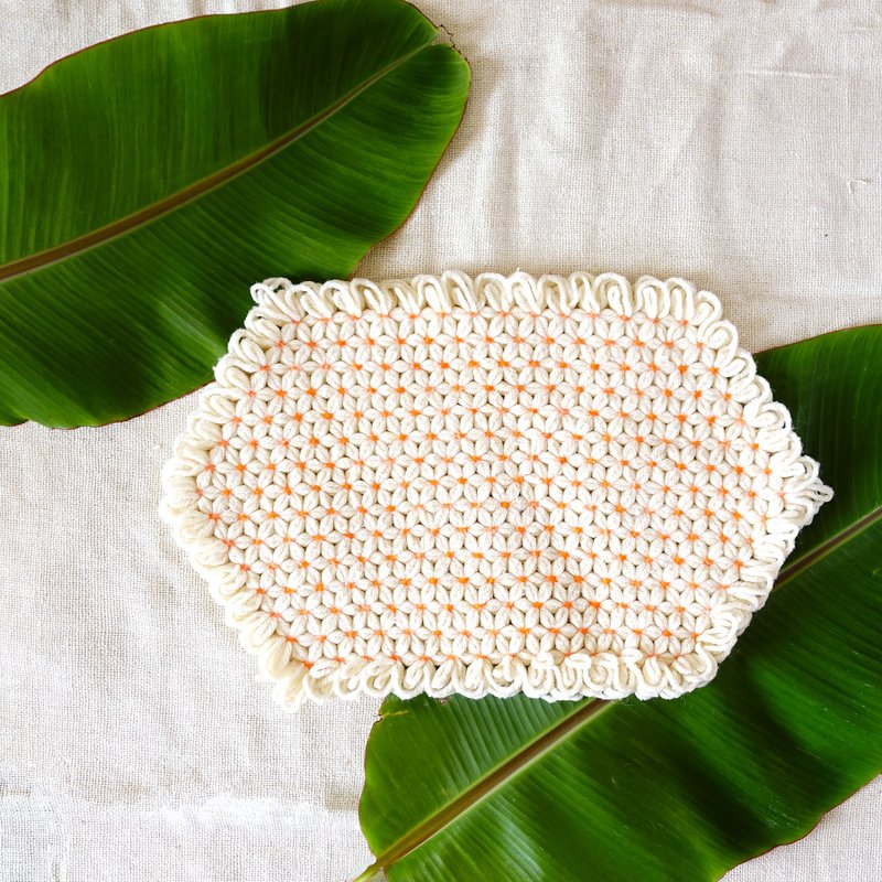 BajuTua/暖暖老物/ 粉嫩百花点点毛线厚桌垫 - 餐垫/桌巾 - 聚酯纤维 白色