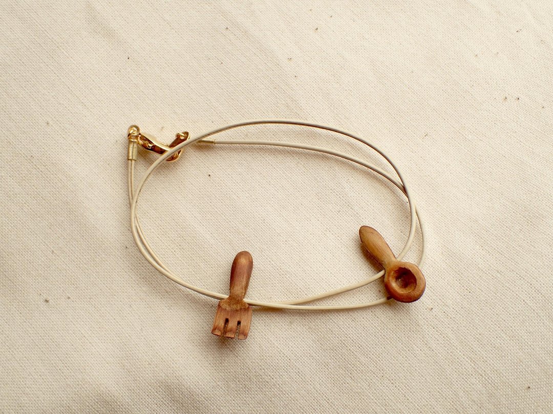 itadakimasu bracelet - 手链/手环 - 木头 咖啡色