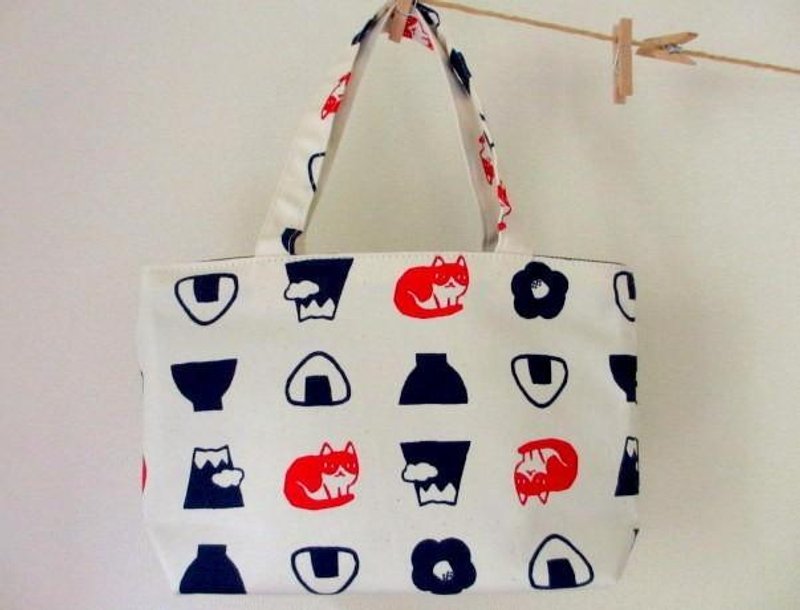 Cat's mini handbag * Cat and rice ball with Mt. Fuji * White - 手提包/手提袋 - 棉．麻 蓝色