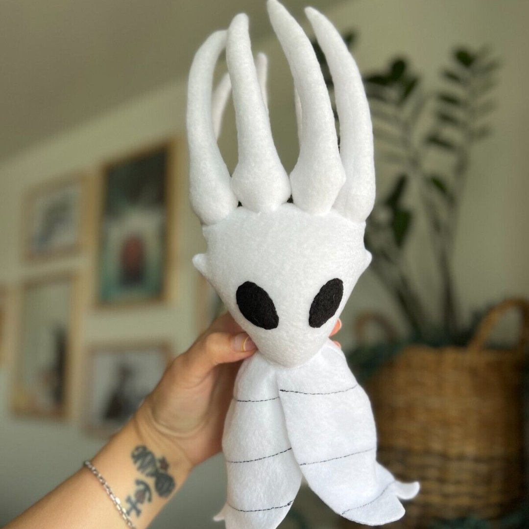 Hollow knight plush toy Pale king - 玩偶/公仔 - 其他金属 白色