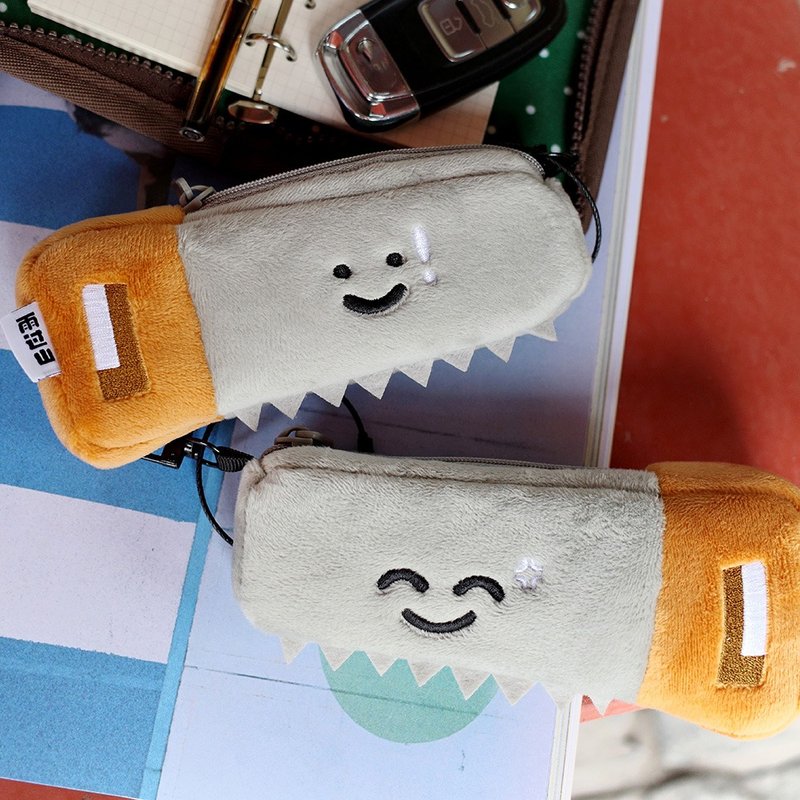 锯好雨过山原创五金锯毛绒迷你收纳零钱包玩偶挂饰车钥匙包 - 零钱包 - 其他材质 