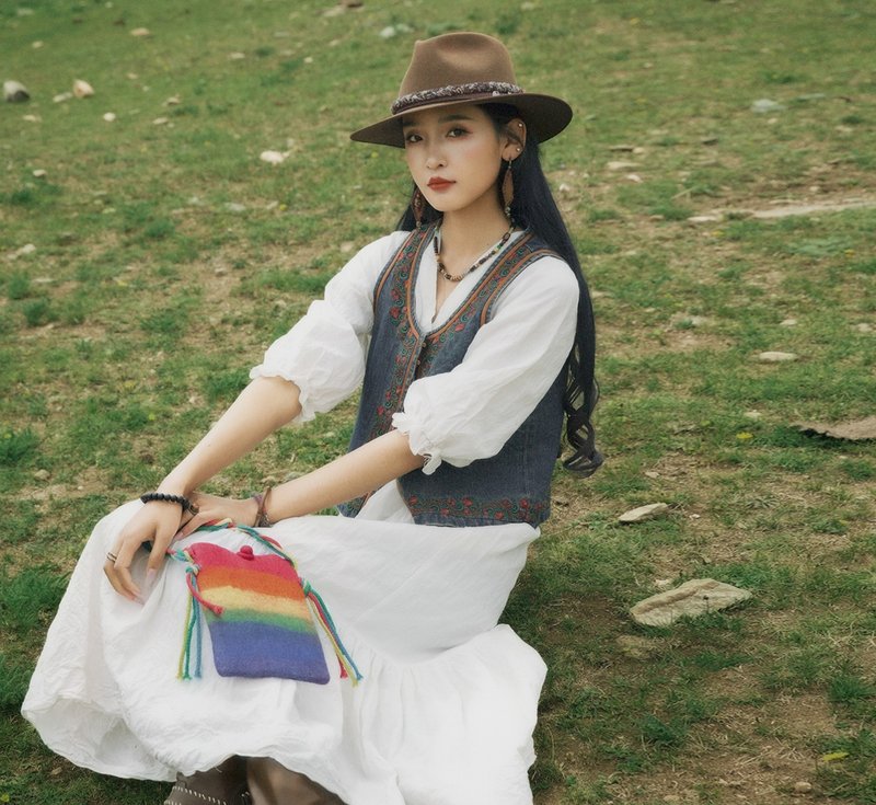 【碎花刺绣】美拉德游牧/藏族元素/水洗牛仔背心 - 女装背心 - 棉．麻 蓝色