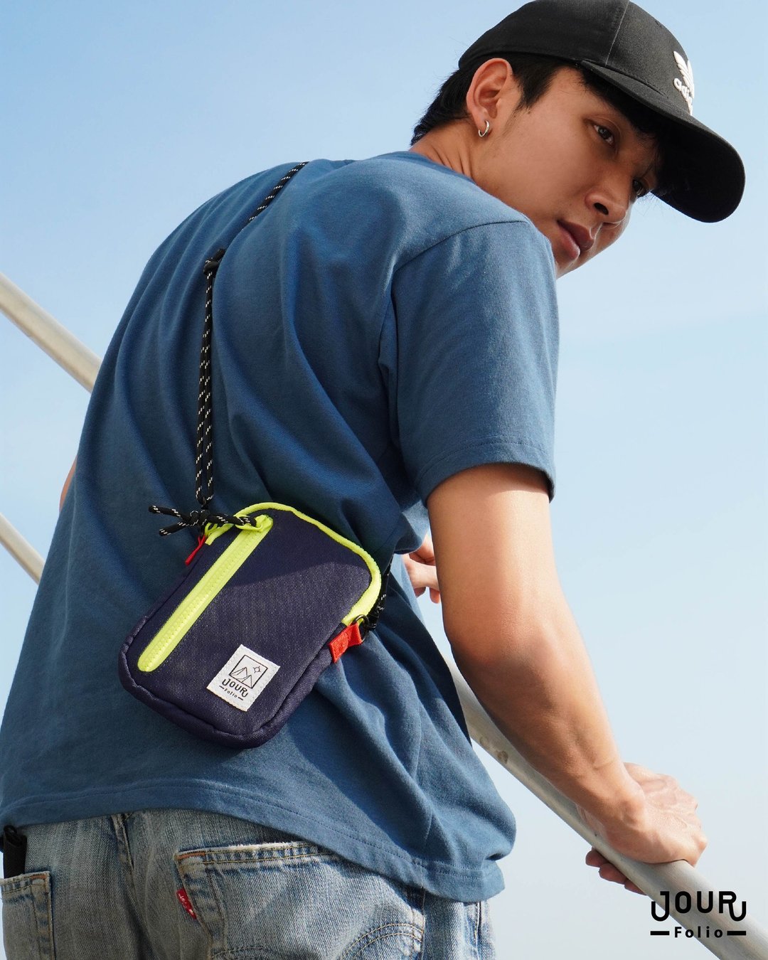 Jour Compact Bag Navy x Green Neon Supported 6.5 Mobile Phone - 其他 - 尼龙 蓝色