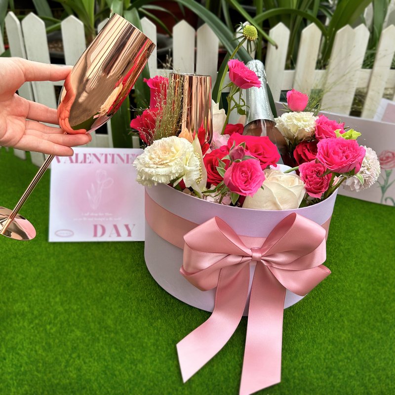 情人节礼物|浪漫紫色花盒 定制化粉红香槟礼物 鲜花礼盒送女友 - 酒类 - 压克力 