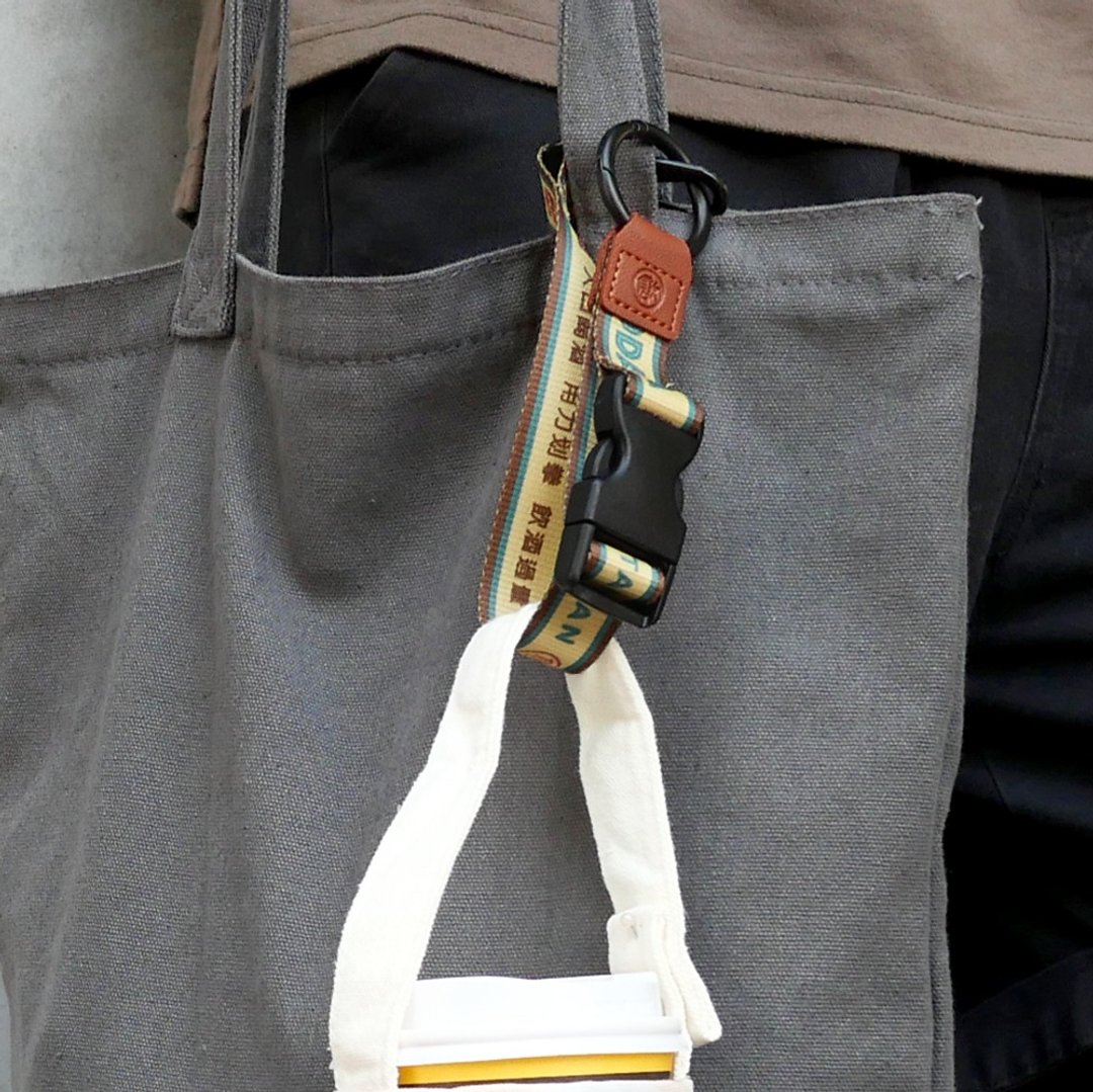 万用行李挂环 Add-a-bag Strap - 啤酒 出国特色 毕业礼物 - 行李吊牌 - 聚酯纤维 咖啡色