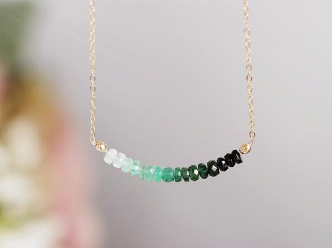Gradient Emerald Smile Necklace May Birthstone - 项链 - 宝石 绿色
