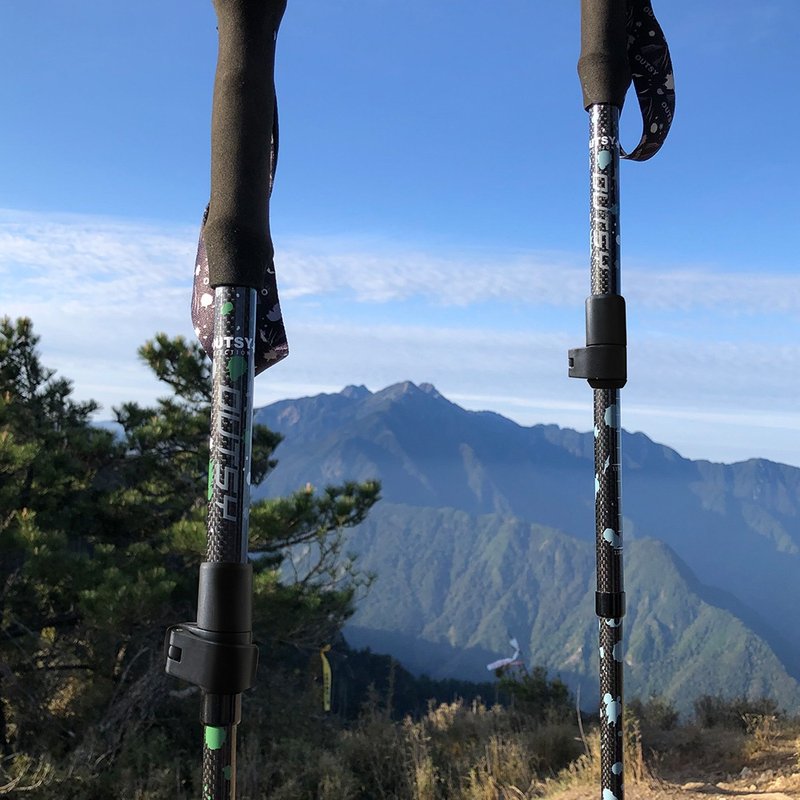 碳纤维极轻折叠式伸缩外锁掠岭登山杖 两色可选 交换礼物 - 运动/健身用品 - 碳纤维 黑色