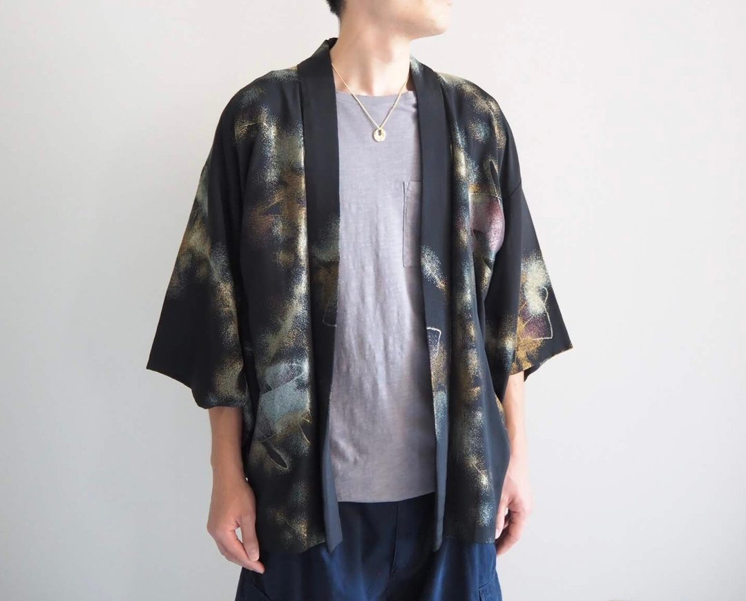 【日本制造】日本黑色羽织、男女皆宜的和服、男女皆宜的羽织 - 女装休闲/机能外套 - 丝．绢 