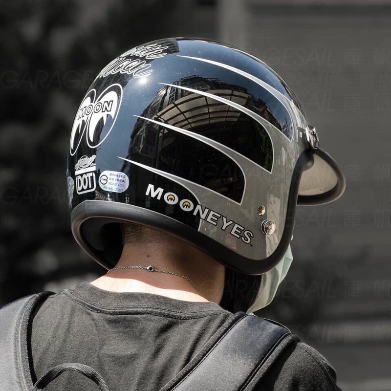 台湾限定2021年MOONEYES 4/3安全帽(黑色下标区) - 安全帽 - 其他材质 