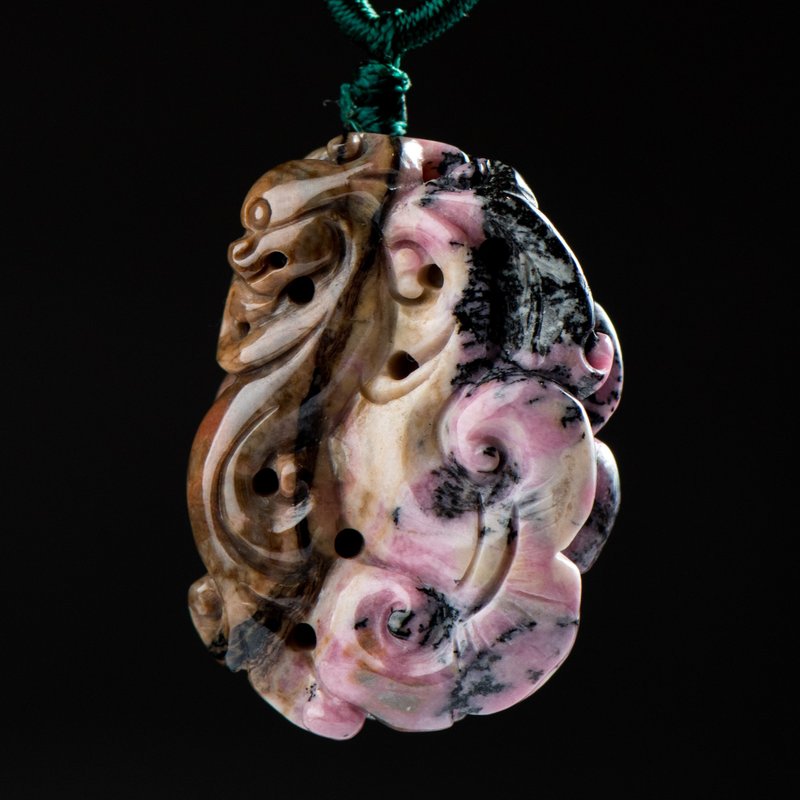 【ARTFINITY大艺石代】玫瑰石 如意祥云龙 项链 - 项链 - 石头 多色