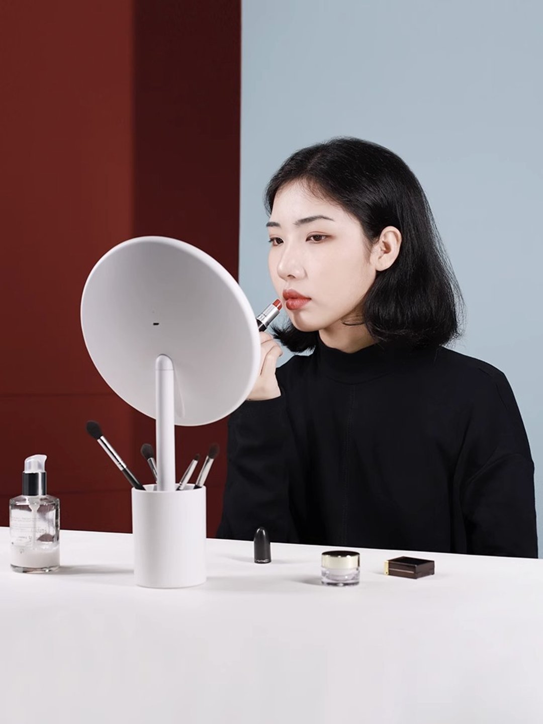 筆筒化妝鏡 美顏鏡 補光燈 多功能收納燈 - 彩妆刷具/镜子/梳子 - 塑料 红色