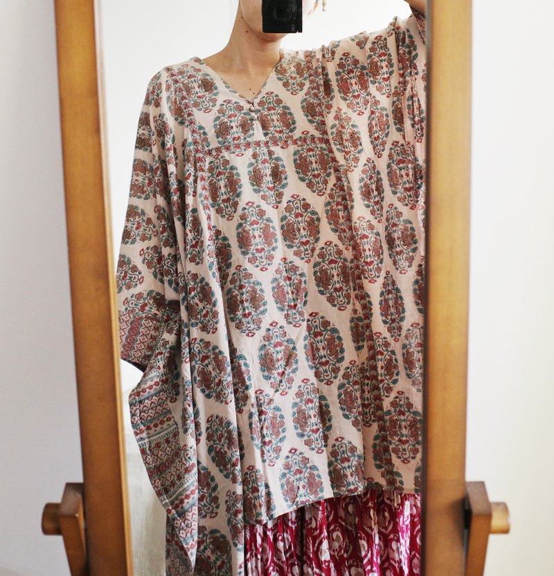 Anokhi 手工盖印蝴蝶长版上衣 - 女装上衣 - 棉．麻 