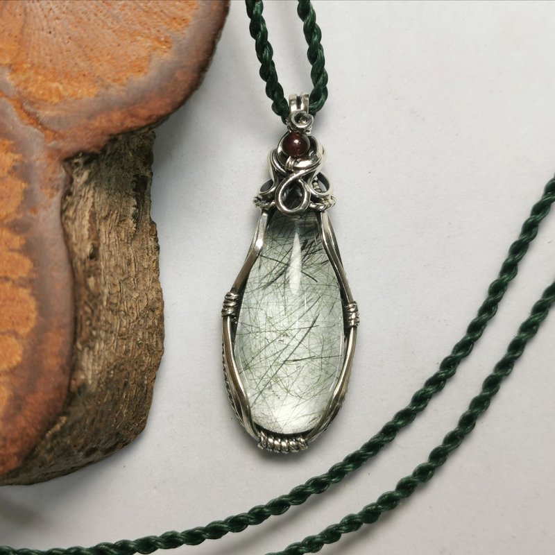 绿发晶-纯银编设计坠/搭配防水蜡线项链/可调长度 - 项链 - 半宝石 绿色