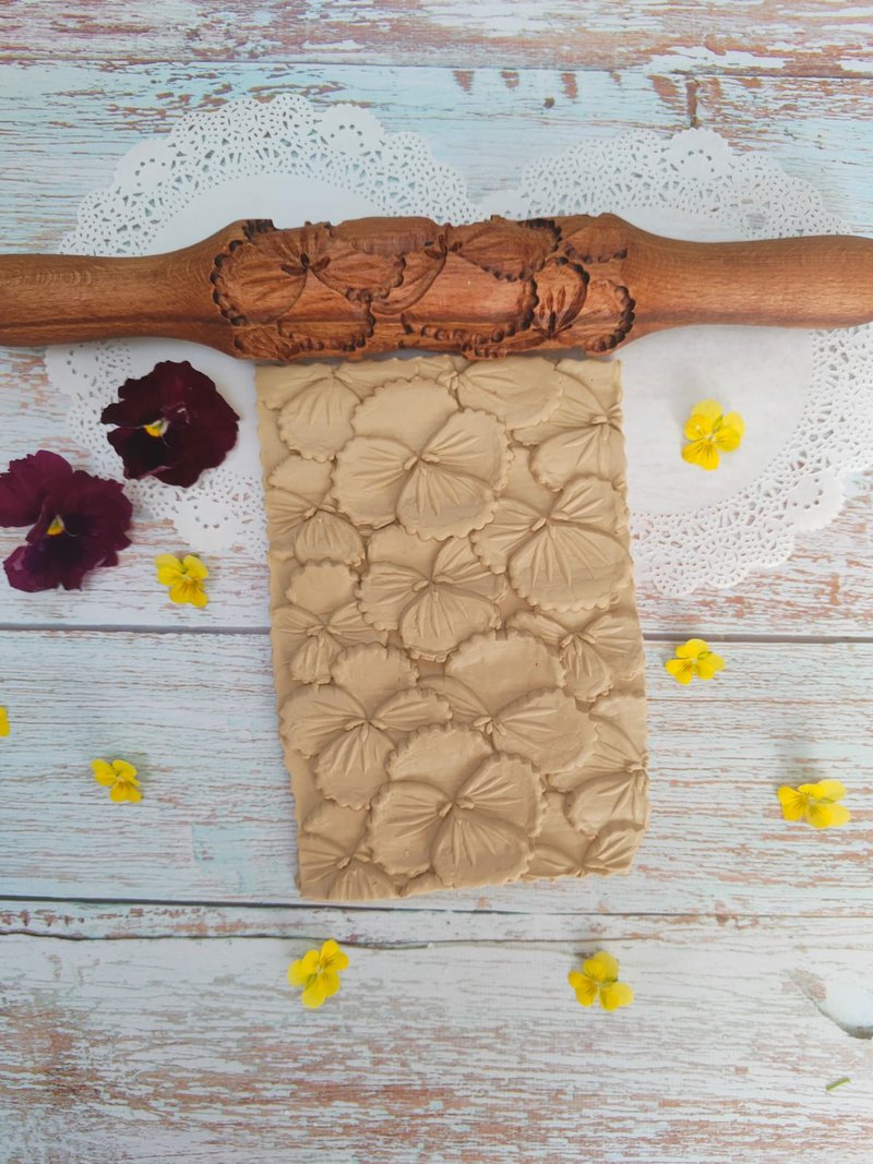 Rolling pin, wooden rolling pin ,cookie stamp flower rolling pin embossed engrav - 厨房家电 - 木头 咖啡色