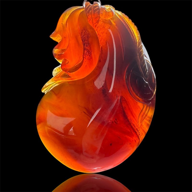 A02 顶级缅甸琥珀 带蜜纹棕红珀 微绿膜 大钱袋雕刻 代代有钱 - 项链 - 其他材质 咖啡色