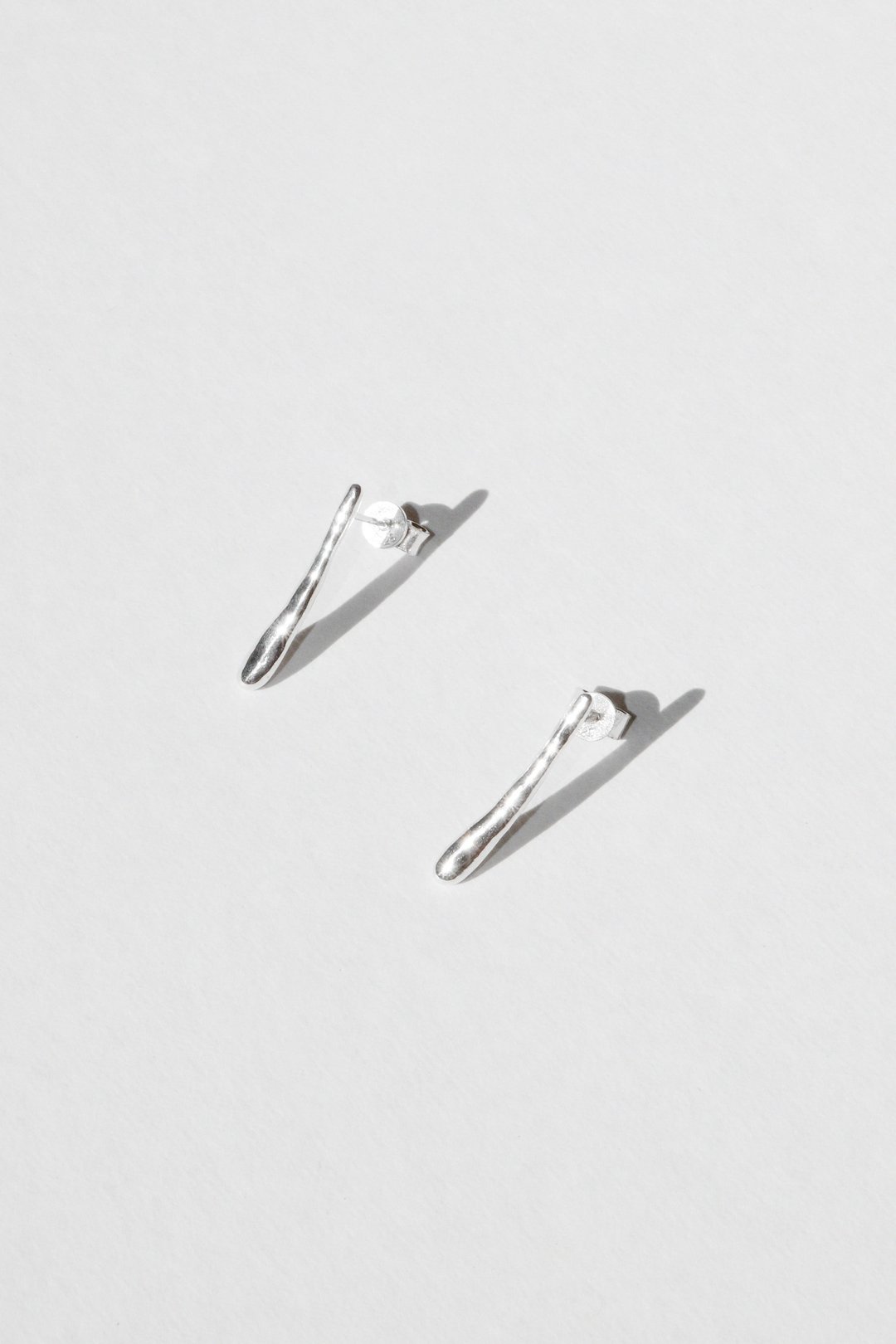 Raindrop Earring 雨沐耳饰 - 耳环/耳夹 - 纯银 银色