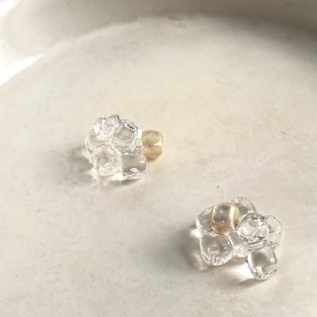 限量 简约冰粒玻璃珠耳环 - 耳环/耳夹 - 玻璃 金色