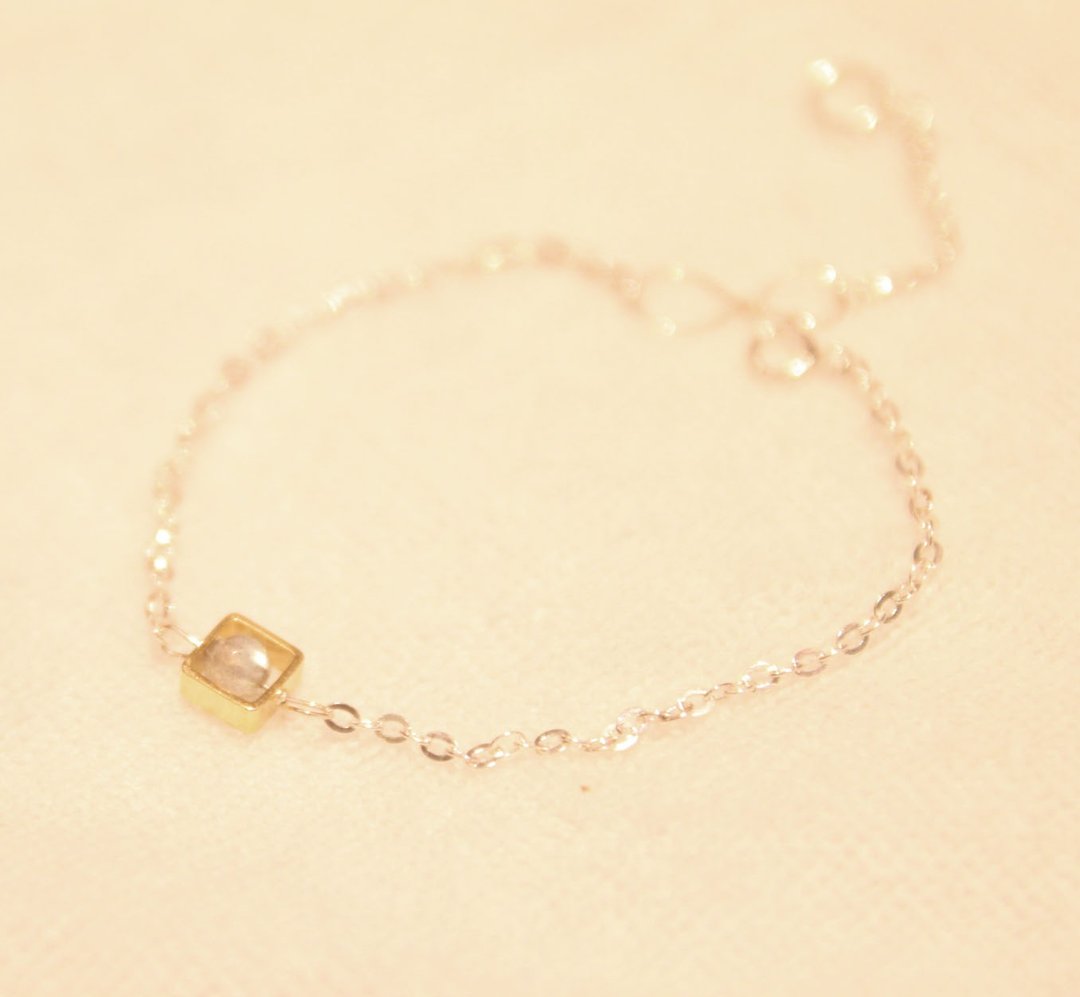 切面强光拉长石珠，黄铜方块 纯银手链 Labradorite 925 silver bracelet - 手链/手环 - 宝石 紫色