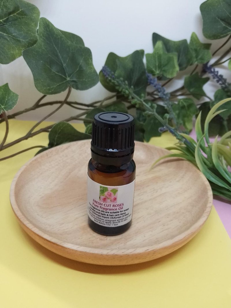 造型扩香石配香薰油(玫瑰) - 香薰/精油/线香 - 其他材质 红色