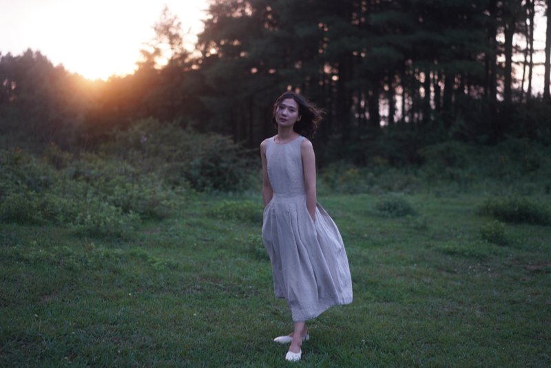 汉麻后背绑带连身裙 - 洋装/连衣裙 - 棉．麻 卡其色