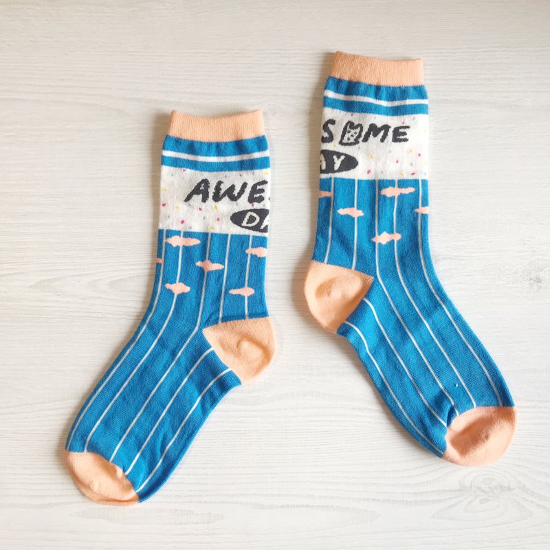 绵绵袜子 中筒袜 AWESOME DAY - 袜子 - 棉．麻 