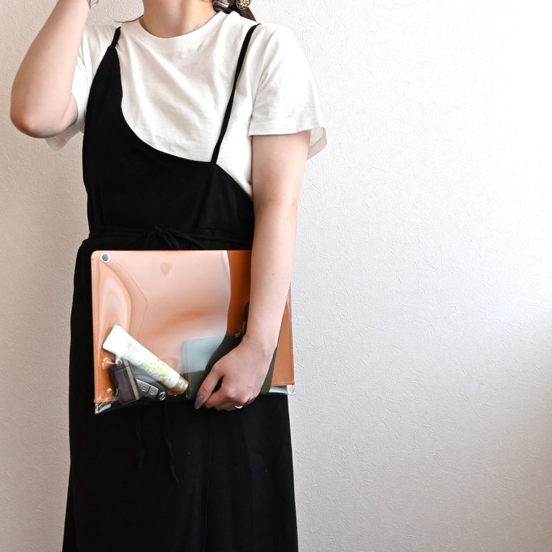 异材质拼接 Sacoche 包 【 透明 × 意大利皮革 】PVC 包 包包 手拿包 露营 户外活动 HP09K - 侧背包/斜挎包 - 真皮 咖啡色