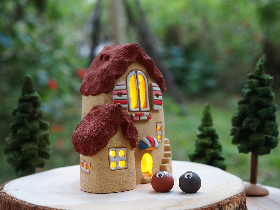 【灯屋 Lighted House】陶手作-可爱的家/不含木头配件跟猫头鹰 - 灯具/灯饰 - 陶 