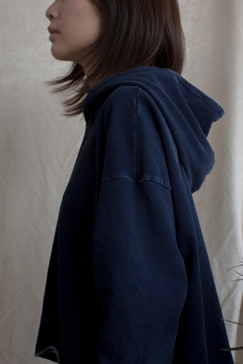 fete 靛蓝水洗套头卫衣 - 女装上衣 - 棉．麻 蓝色
