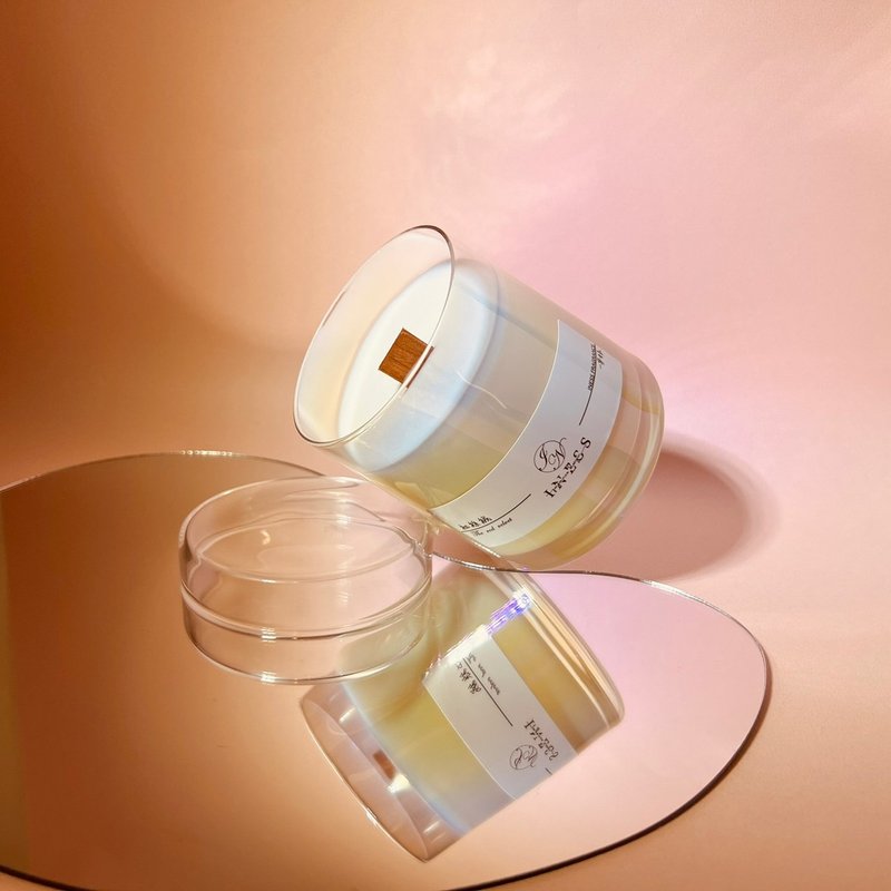 INESS一宁香氛【桧木与皮革】天然香氛蜡烛 & 香氛喷雾 - 香薰/精油/线香 - 蜡 金色