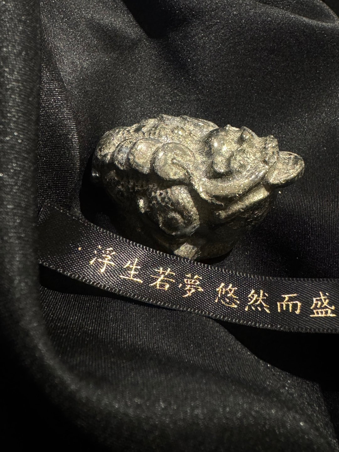催财 x 好运 三角蟾蜍 摆件 黄铁矿 摆件 招财 风水 摆件 疗愈小物 - 摆饰 - 水晶 