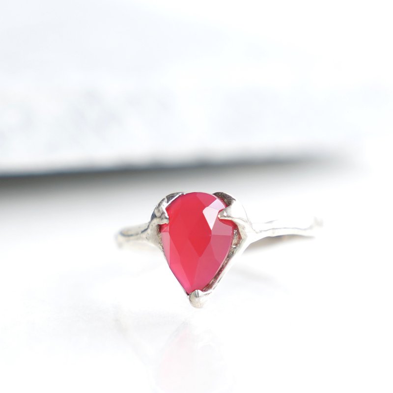 红色玉髓梨形切割戒指 SV925 爱心戒台 - 戒指 - 纯银 紫色