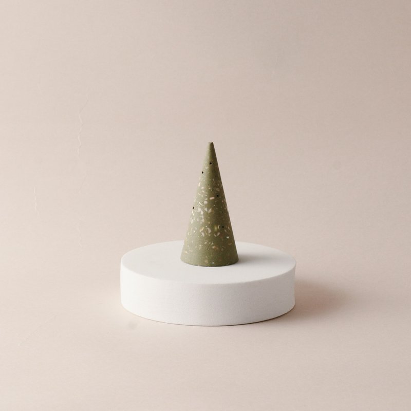Jesmonite英国矿石树脂/戒指架 - 抹茶小塔戒指架 - 摆饰 - 环保材料 白色