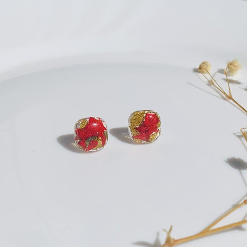 压花树脂耳环|永生花耳环|干花耳环|手作耳环 - 耳环/耳夹 - 植物．花 红色
